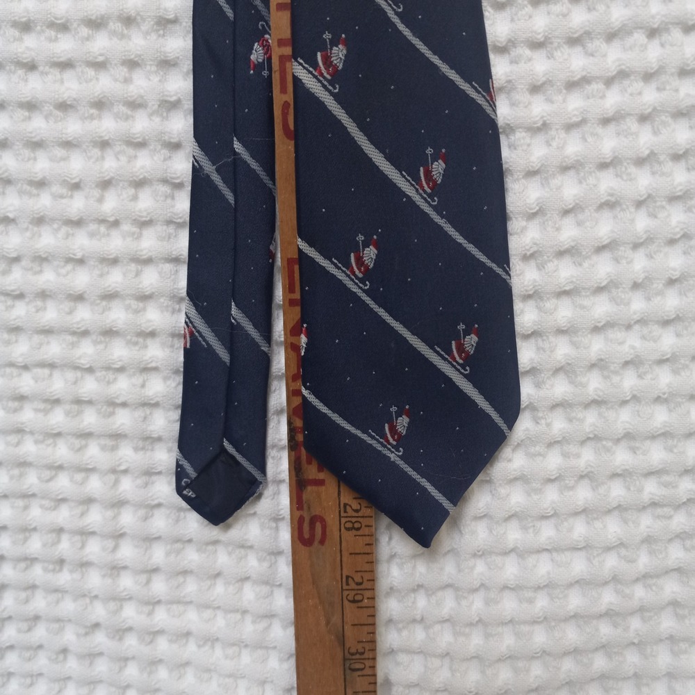 Vintage Santa Skiing Christmas Tie Blue Polyester British Hong Kong 57 Inch